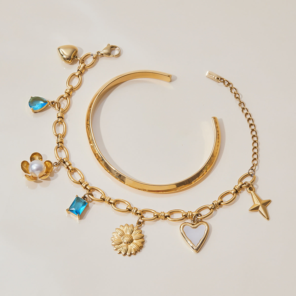 Elegante Pulsera Floral Geométrica de Acero Inoxidable para Mujer con Acabado Chapado Joyería de Lujo