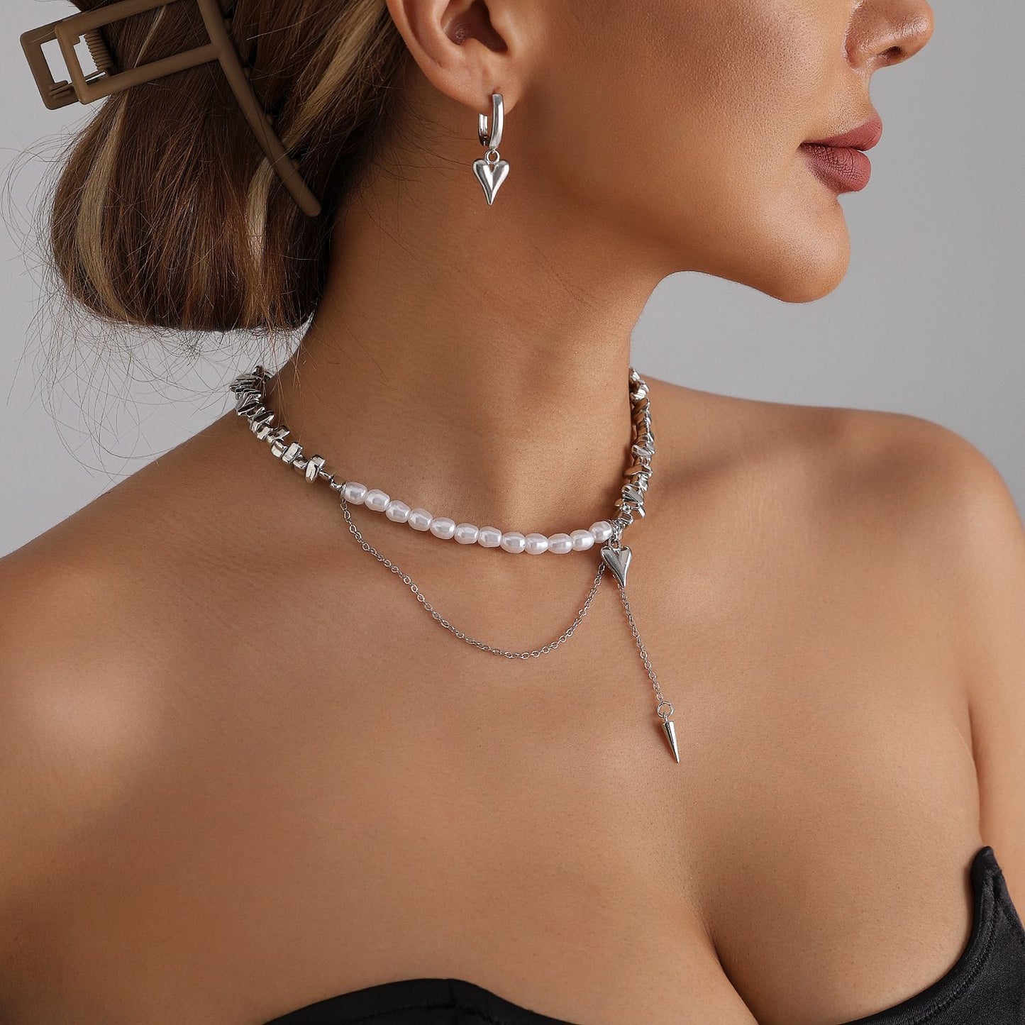 Minimalist Heart Geometric Alloy Plated Pendant Necklace with Irregular Pearl Tassel for Women