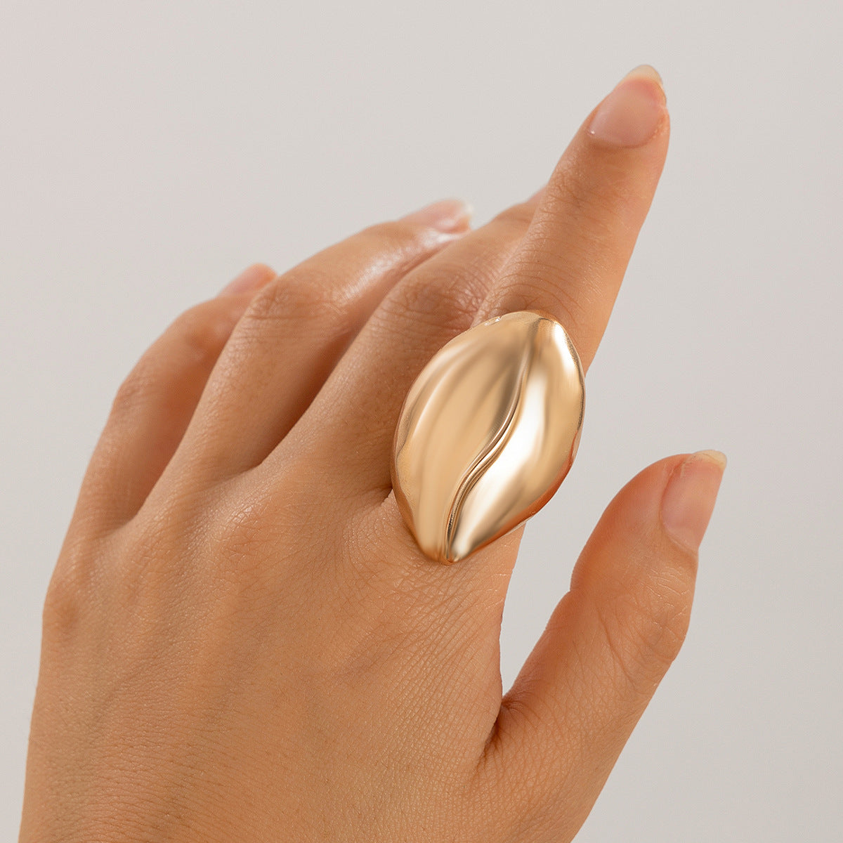 Minimalist Irregular Teardrop Geometric Alloy Plated Ring with Pearl and Floral Design for Women