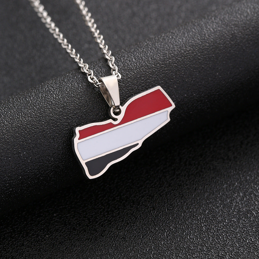 Collana Minimalista Geometrica con Ciondolo in Acciaio Inossidabile con Charm in Acciaio al Titanio e Finitura Placcata per Uomo e Donna Stile Casual