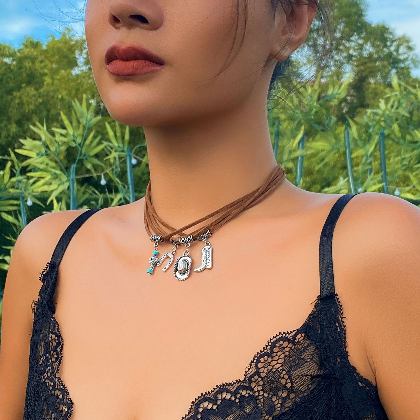 Vintage Western Cowboy Style Turquoise Multilayer Necklace for Women with Geometric Pendant and Plated Zinc Alloy Chain