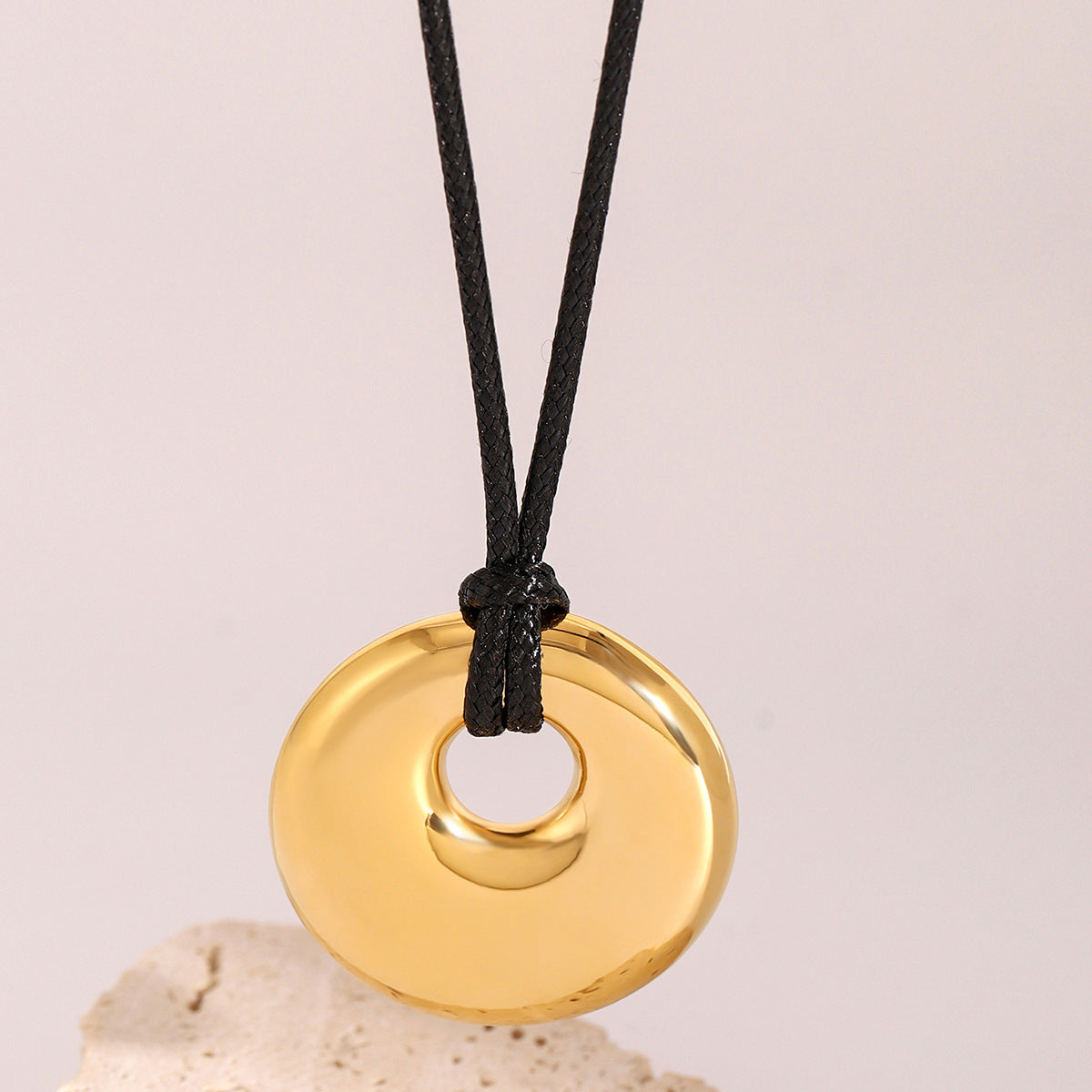 Minimalist Geometric Round Hollow Polished Stainless Steel Pendant Necklace for Women with Titanium Steel Pendant