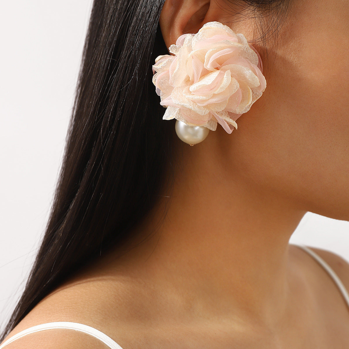 Pendientes de té de rosa hechos a mano de gasa floral y perlas de imitación estilo vintage de Hong Kong