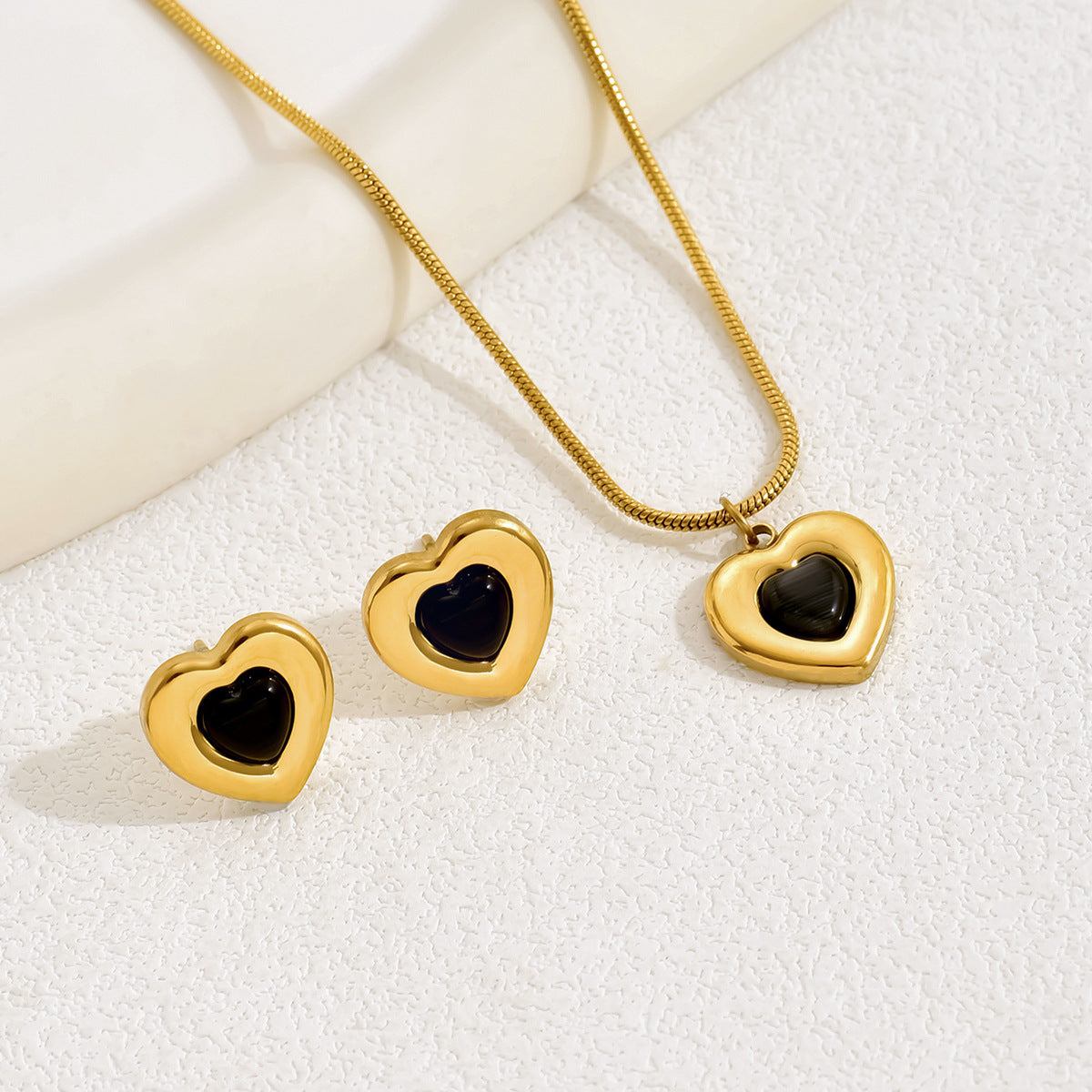 Set de collar y pendientes de cobre minimalista en forma de corazón con incrustaciones de diamantes de imitación para mujer