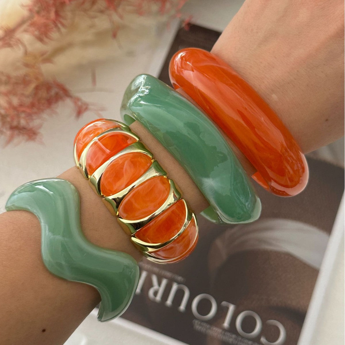 Pulsera de acrílico pulido geométrico para mujer