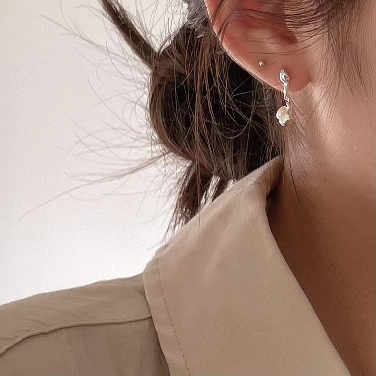 Orecchini a perno da donna a forma di goccia minimalista in argento sterling 925 con design a elemento naturale