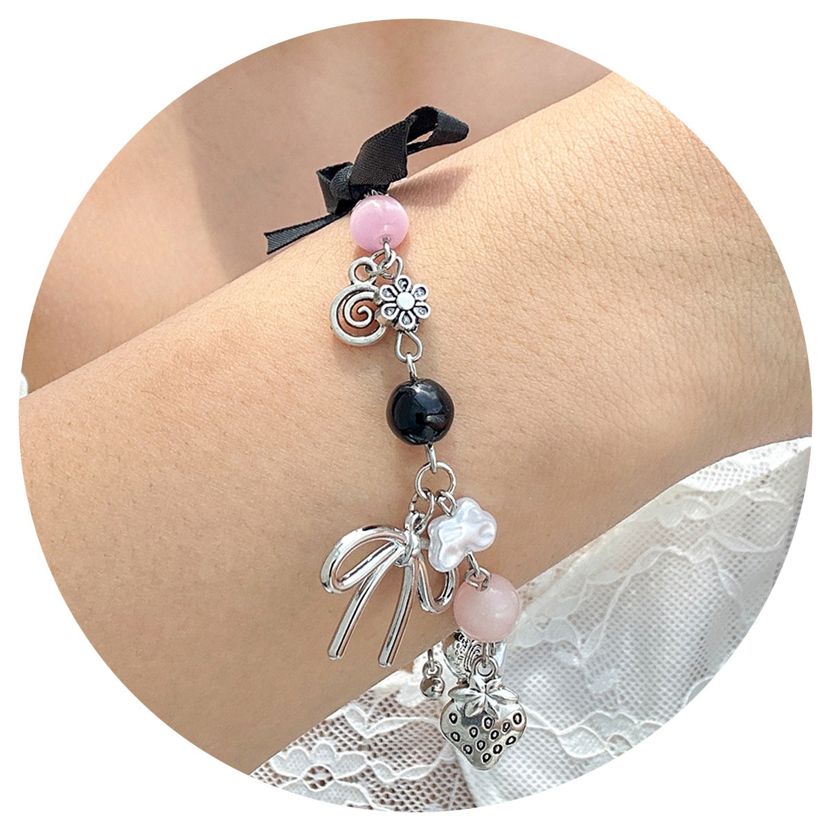 Braccialetto a forma di cuore, dolce e grintoso, in lega con fiocco di strass, nappa e stelle per donna