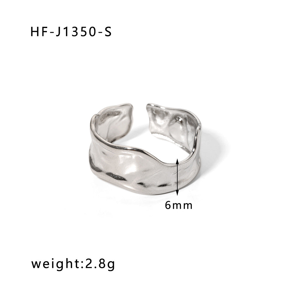Anello da donna in acciaio inossidabile geometrico a forma di cuore, minimalista, con finitura placcata e design ispirato a una catena