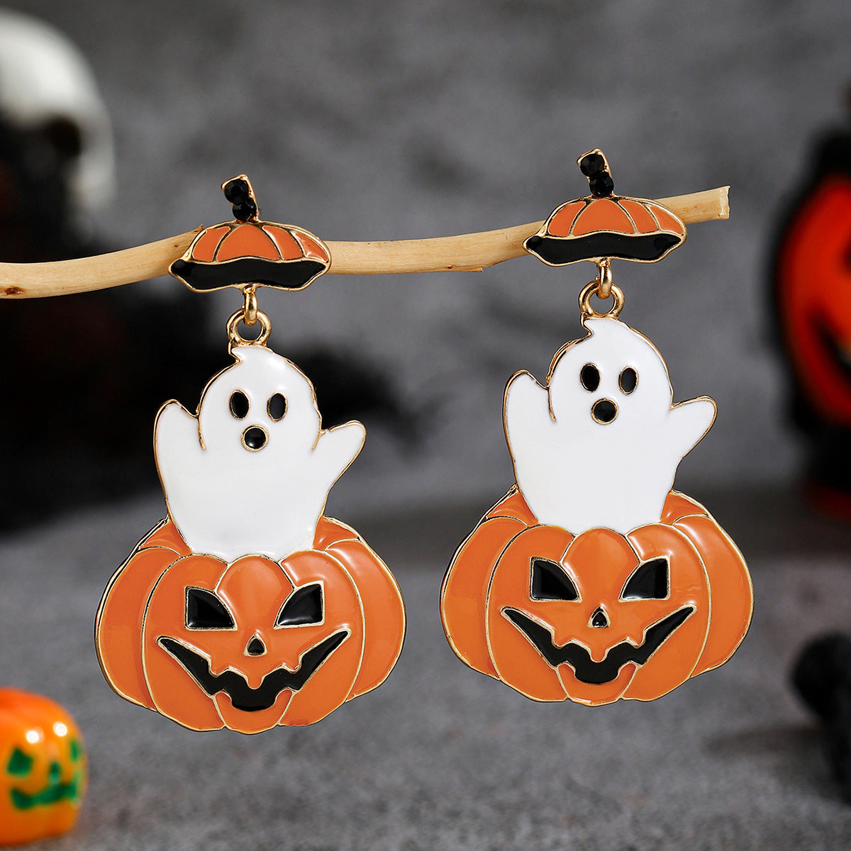 Juego de pendientes de Halloween estilo dibujos animados con diseño de calabaza, aretes de aleación y postes de acero inoxidable para mujer