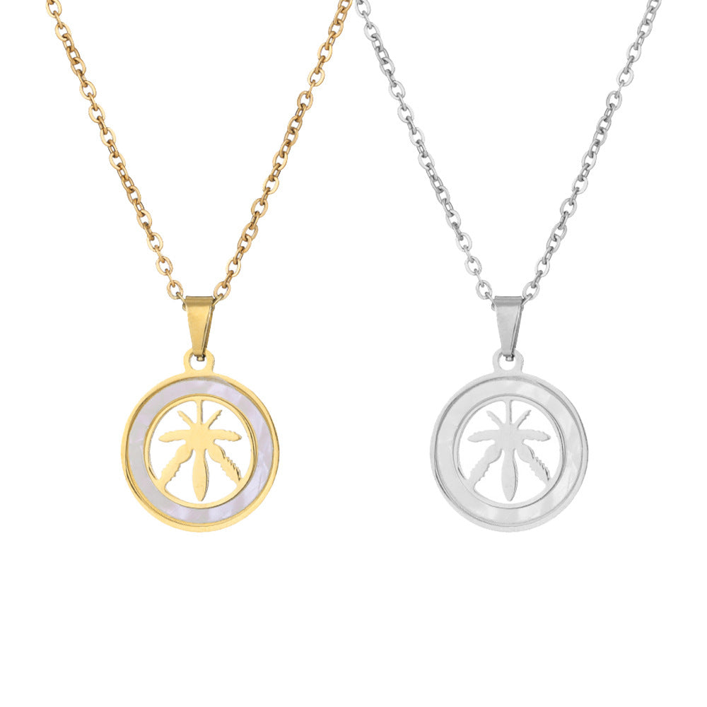 Collana pendente minimalista a foglia d'acero in acciaio inossidabile con finitura placcata per uomo e donna, collana con catena a maglie adatta per maglioni e stratificazione