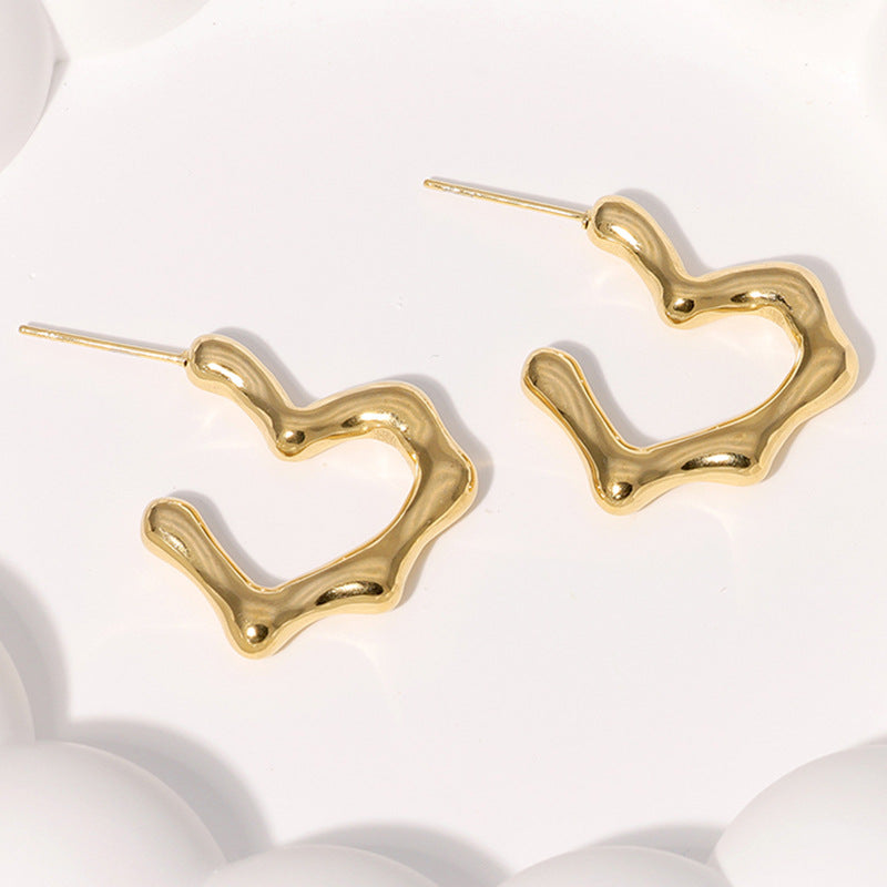 Minimalist Heart-Shaped Stainless Steel Stud Earrings for Women with Plated Finish