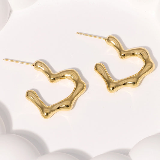 Orecchini a perno da donna minimalisti a forma di cuore in acciaio inossidabile con finitura placcata