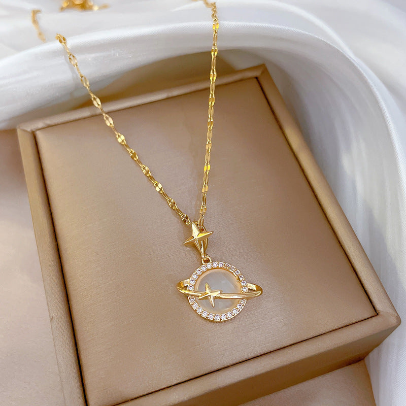 Four-Leaf Clover Rhinestone Pendant Necklace for Women Titanium Steel Irregular Chain Shell Locket Floral Style