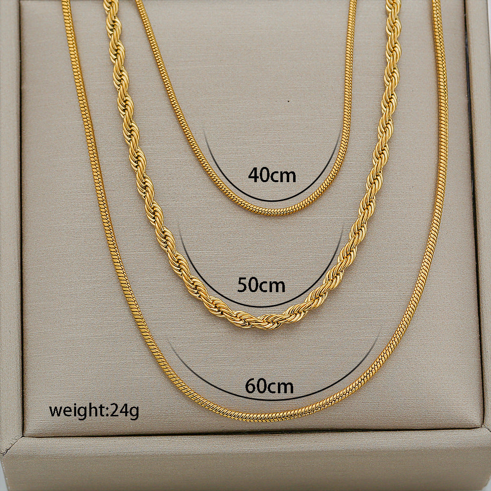 Collana a Catena Intrecciata Geometrica in Acciaio Inossidabile all'Avanguardia con Ciondolo in Acciaio al Titanio e Placcatura in Oro 18K