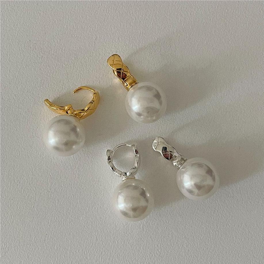 Sweet Freshwater Pearl Drop Earrings in 925 Sterling Silver with Rhombus Pattern
