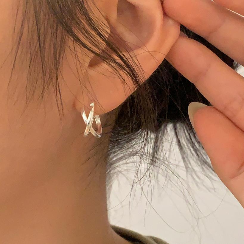 Pendientes minimalistas de plata de ley 925 con baño de oro para mujer, diseño de línea cruzada
