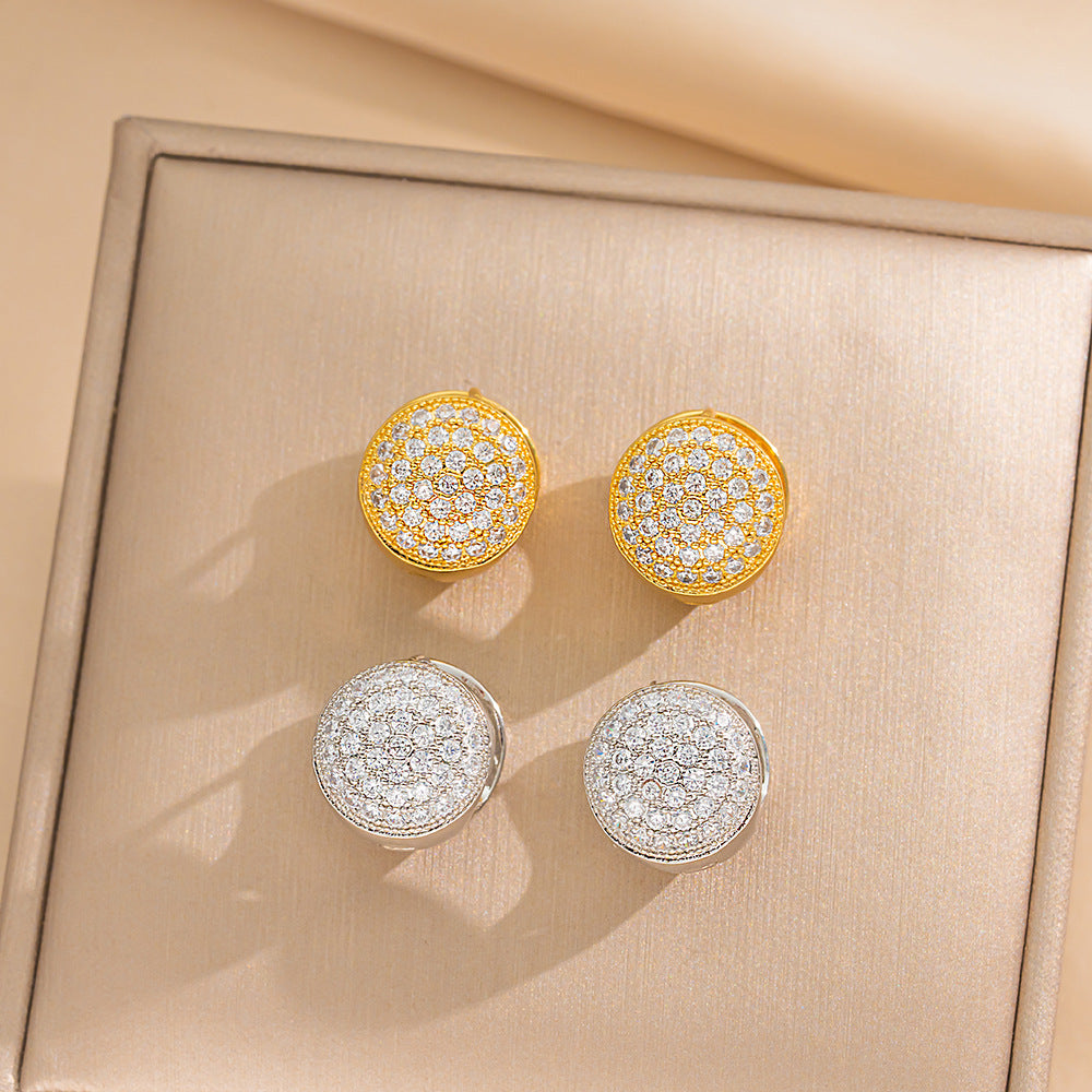 Pendientes de acero de titanio chapados en oro con forma de corazón, modernos y minimalistas, para mujer, hipoalergénicos y resistentes a la decoloración
