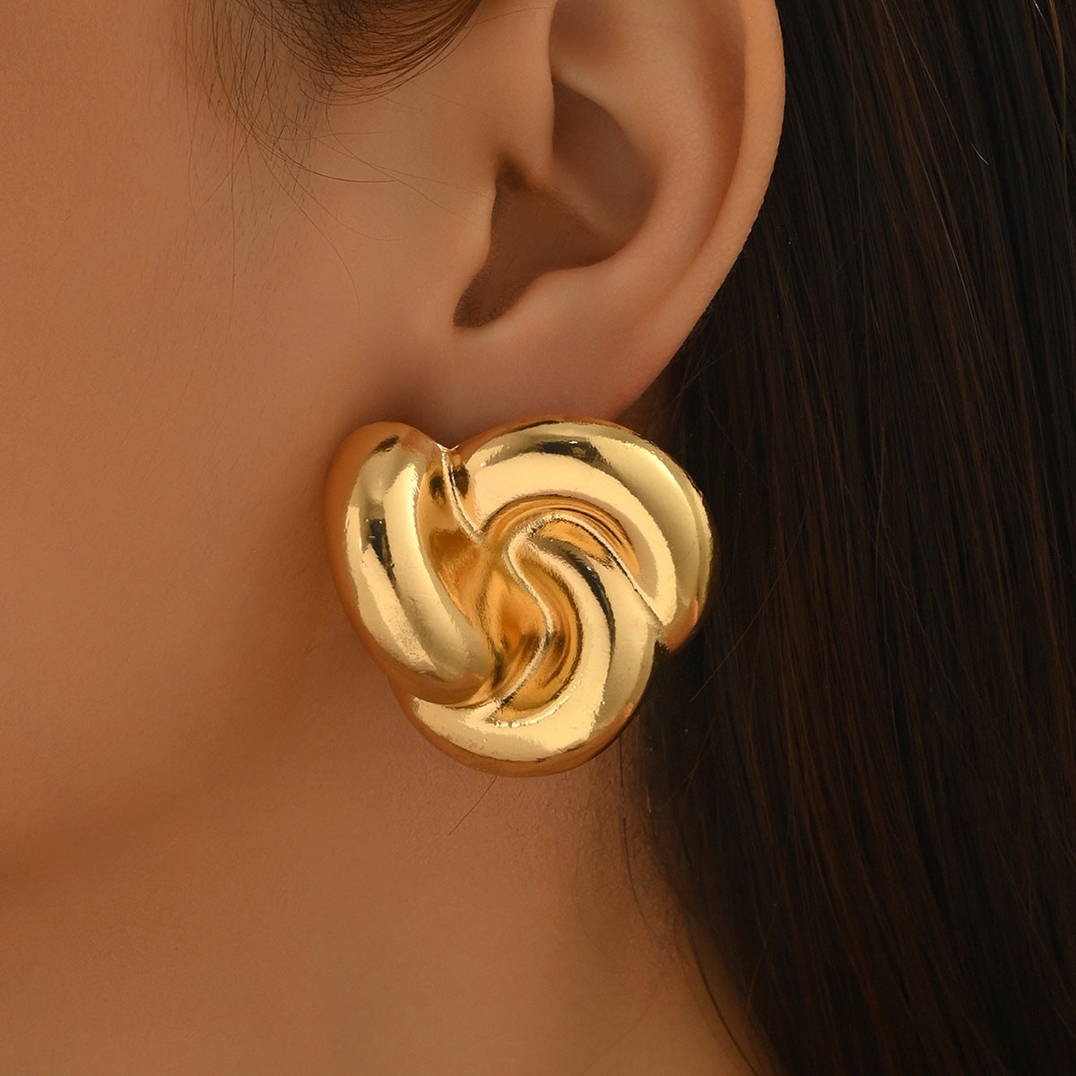 Minimalist Geometric Zinc Alloy Earrings with Twisted Thread Design for Women Electroplated Luxury Style