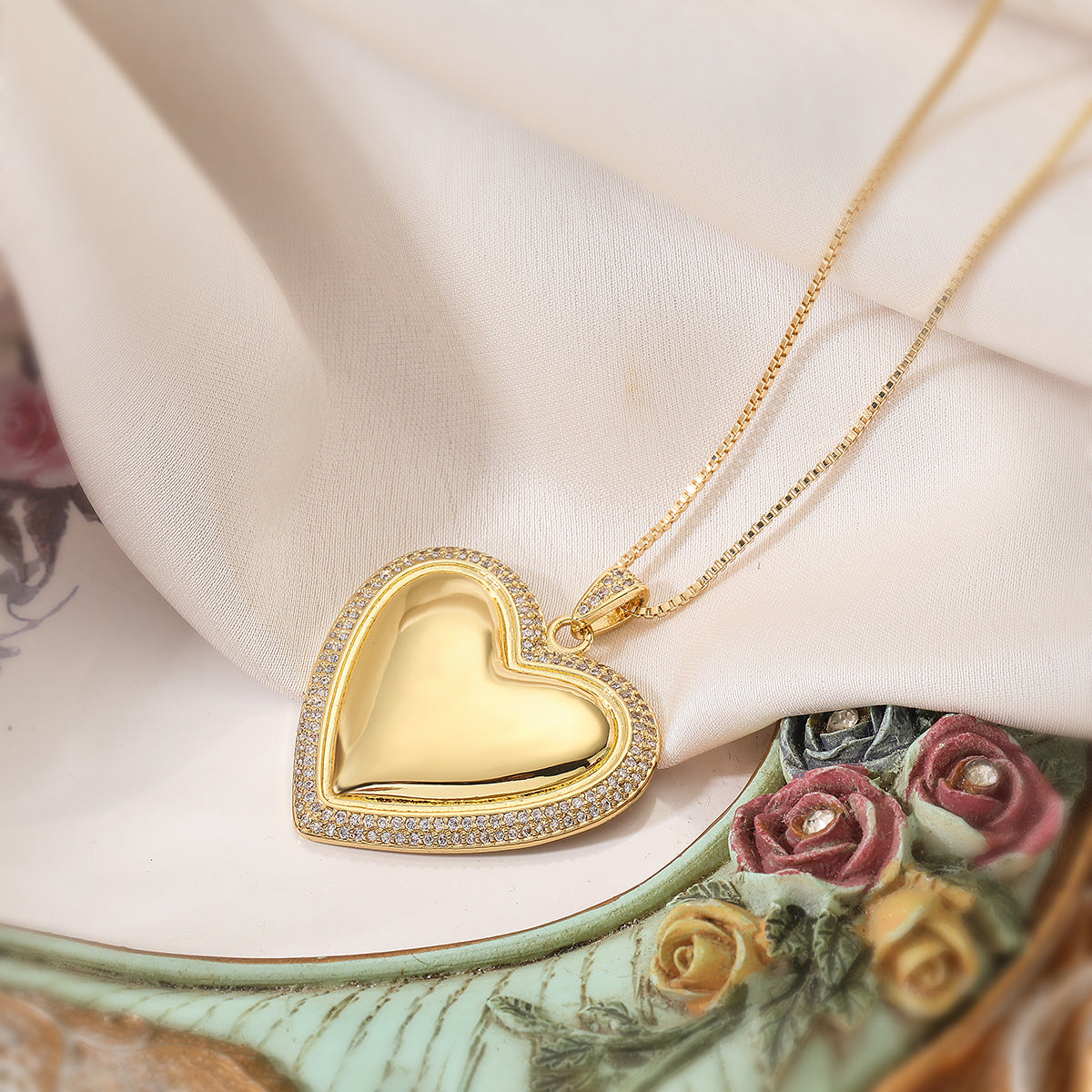 Minimalist Gold Plated Brass Heart Cubic Zirconia Pendant Necklace