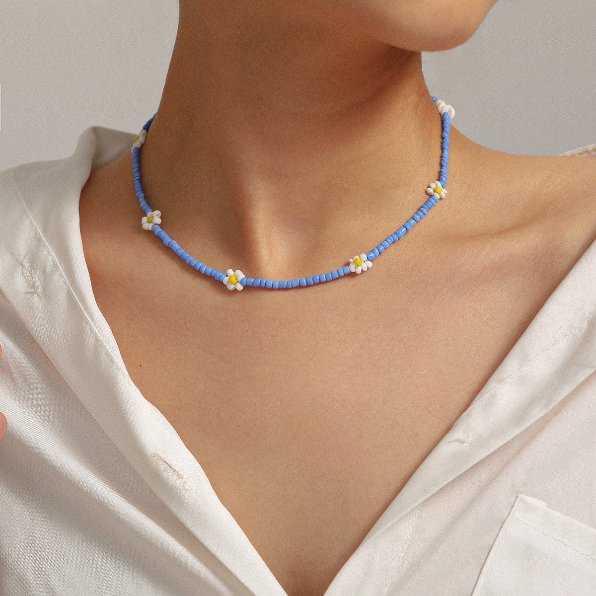 Collana da donna minimalista rustica con perline, floreale, geometrica, fatta a mano