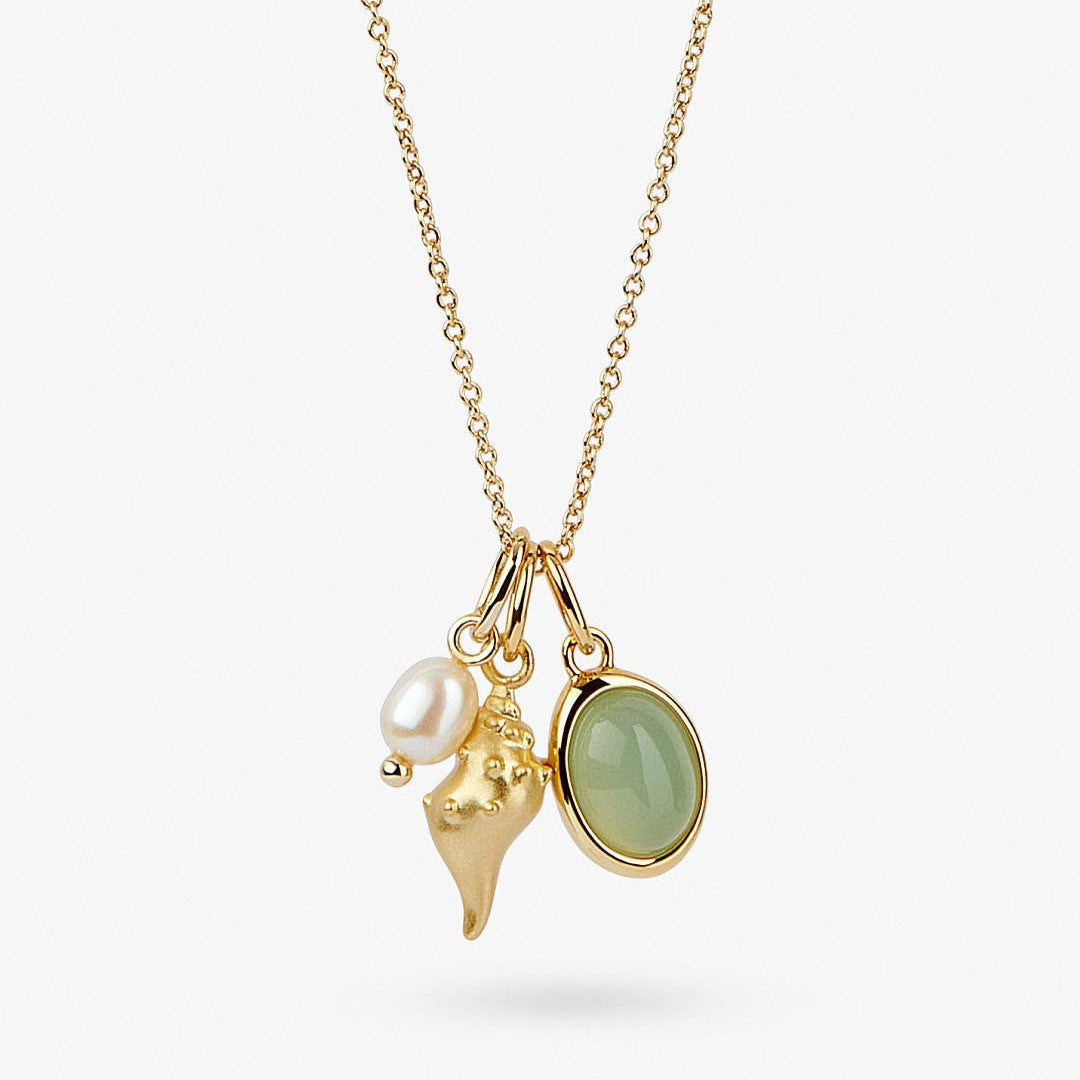 Vintage Seashell Pendant Necklace in Gold-Plated Copper with Titanium Steel Shell Charm, Beach-Inspired Minimalist Design for Unisex Wear