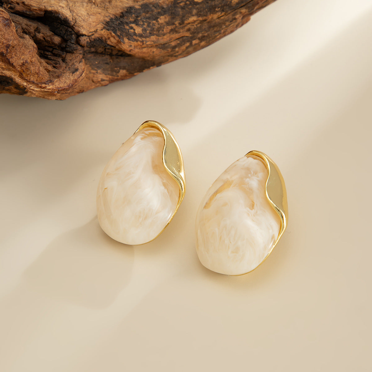 Elegant White Marble Geometric Round Alloy Plated Earrings for Women