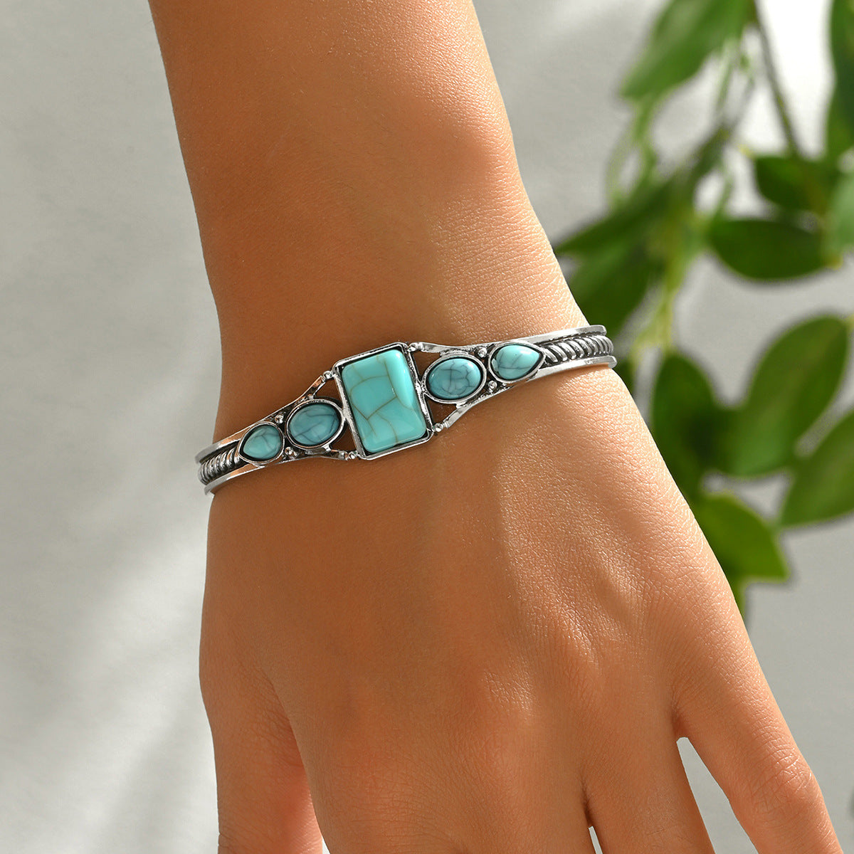 Pulsera de turquesa con incrustaciones geométricas vintage para mujer, brazalete ajustable con patrones circulares y de anillos