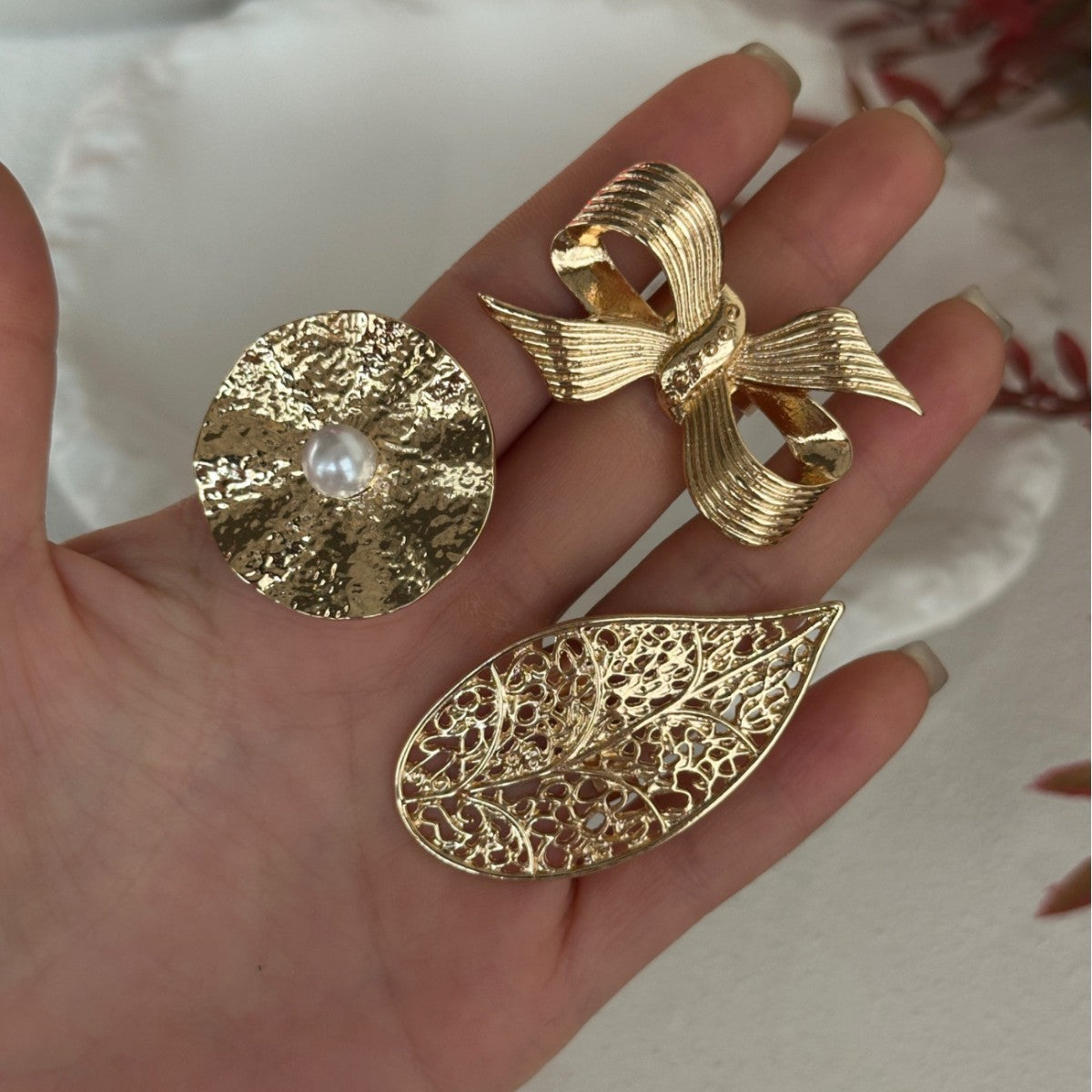Anillo de aleación chapado, dulce, fresco, floral, con diseño de lazo de perla de imitación