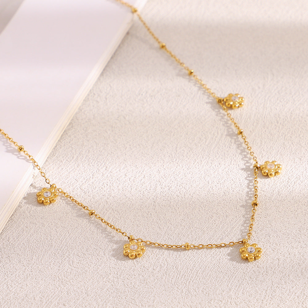 Vintage Floral Pendant Necklace for Women Made of Stainless Steel with 18K Gold Plating and Zircon Accents