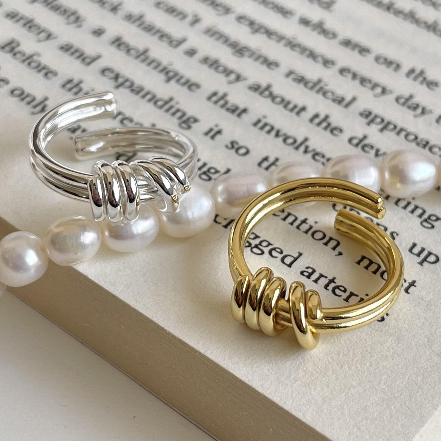 Anello Minimalista Irregolare da Donna in Argento 925 con Nodo