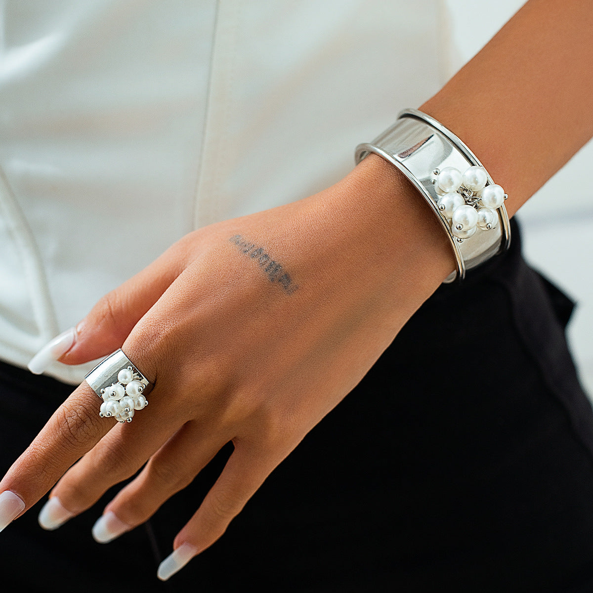 Electroplated Iron Bracelet Set with Imitation Pearl Pendant for Women