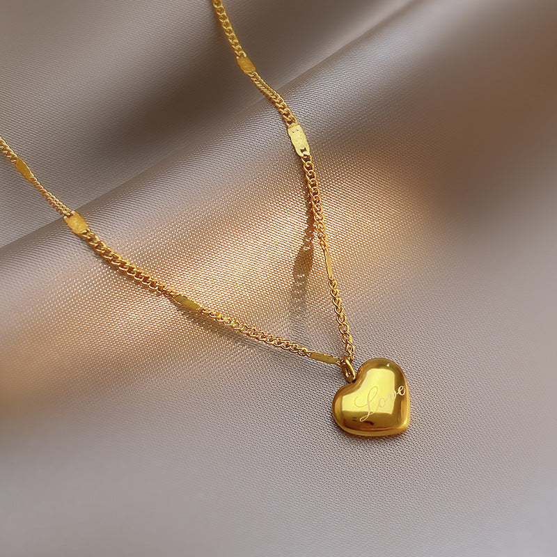 Cute and Fresh Heart-Shaped Titanium Steel Plated 18K Gold Love Pendant Necklace for Women with Embossed Chain