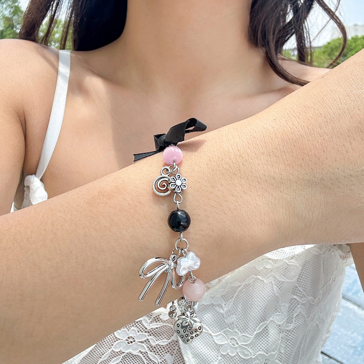 Sweet Plated Alloy Pearl Necklace and Bracelet Set for Women