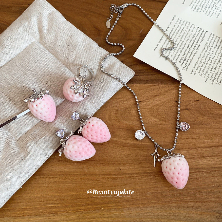 Juego de collar y pendientes de acero inoxidable con forma de fresa, bañados en oro rosa con detalles de diamantes de imitación para mujer