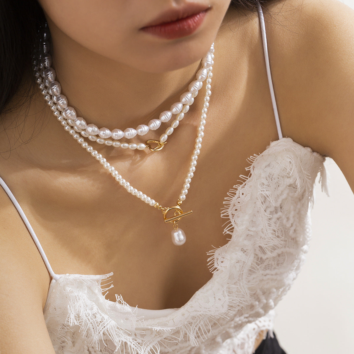 French Vintage Style Heart-Shaped Multi-Layer Imitation Pearl Necklace with Rhinestone Accents and Pearl Chain for Women