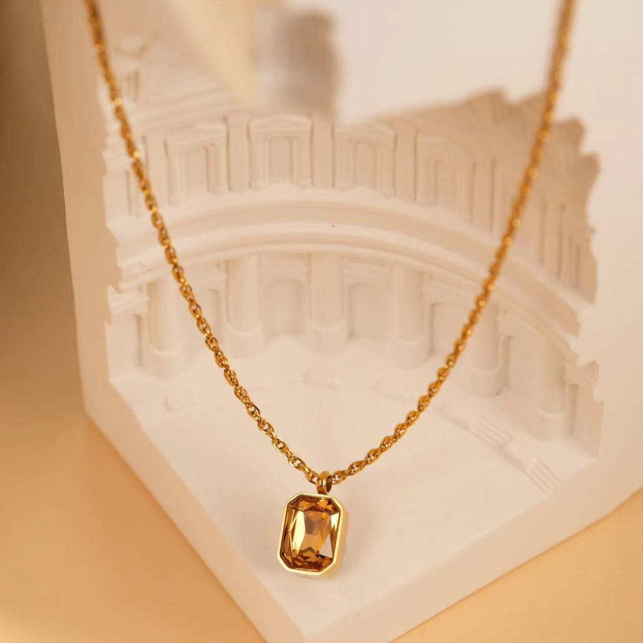 Minimalist Geometric Titanium Steel Square Pendant Necklace with Gold Plating for Women and Men, Delicate Clavicle Chain