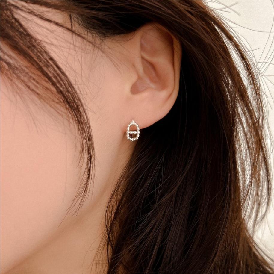 Orecchini a perno geometrici minimalisti in argento con perni in argento sterling 925 e opzione placcatura in oro