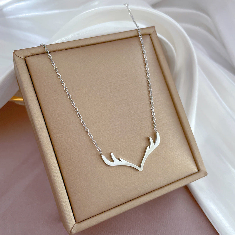 Minimalist Titanium Steel Geometric Collar Necklace Fresh and Sweet Floral Pendant