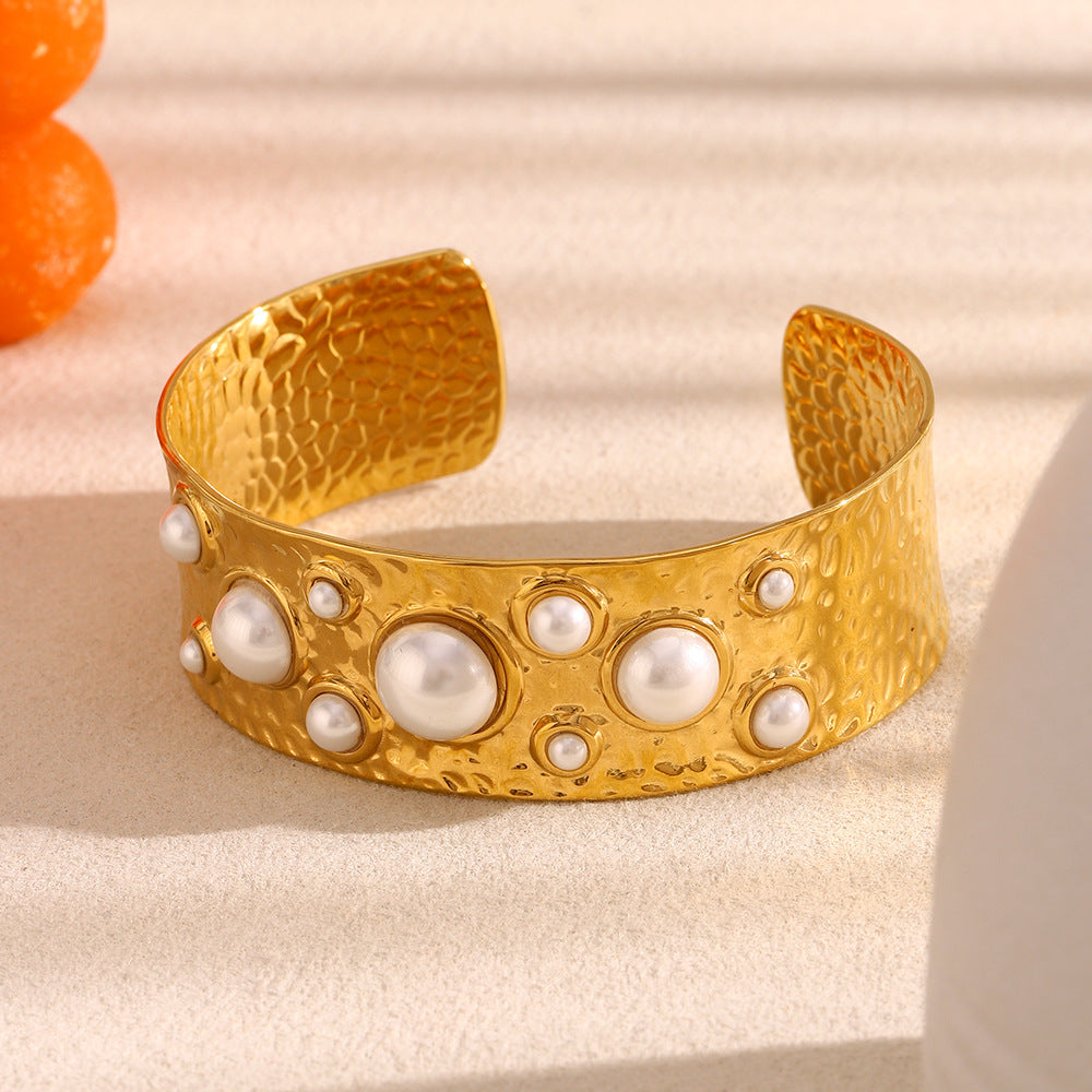 Fashionable Minimalist Geometric Stainless Steel Plated 18K Gold Wide Pearl-Embellished Open Bangle Bracelet