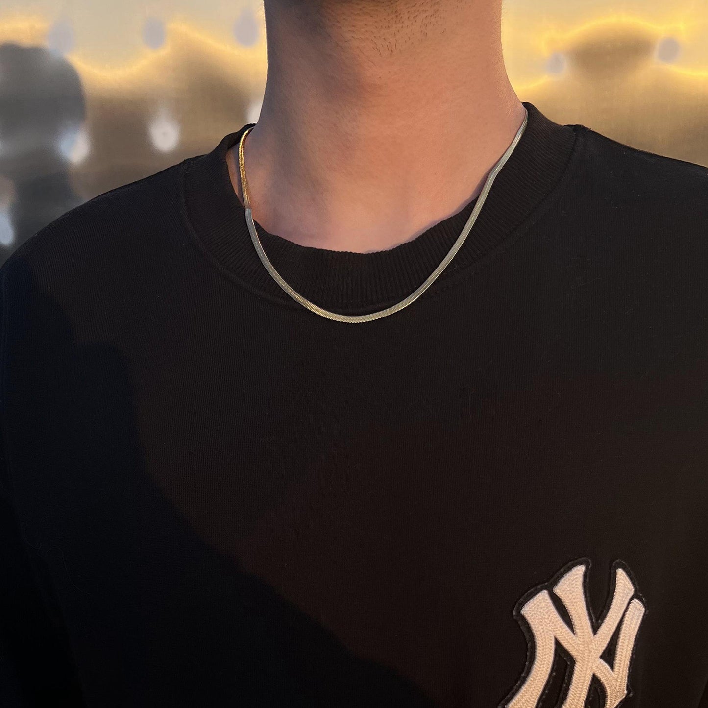 Collar minimalista de titanio y acero con colgante en forma de U para hombre y mujer con cadena chapada de serpiente