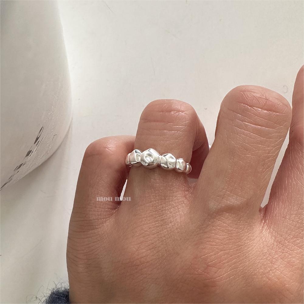 Minimalist Irregular Heart-Shaped 925 Sterling Silver Ring with Beveled Square Grain Detail for Women
