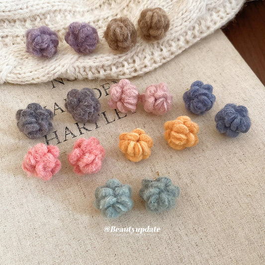 Sweet Elegant Floral Knitted Earrings for Women with Stainless Steel Posts, Lightweight Luxury Everyday Wear