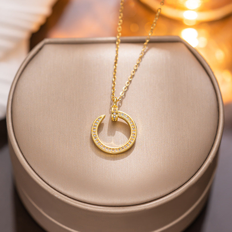Collar minimalista geométrico de acero titanio con incrustaciones de diamantes de imitación, chapado hipoalergénico, collar de cadena tipo O para mujer
