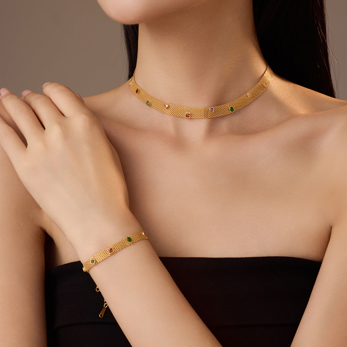 Set di Collana in Acciaio Inossidabile con Motivo Geometrico in Stile Ufficio, con Accenti in Zircone e Finitura Placcata