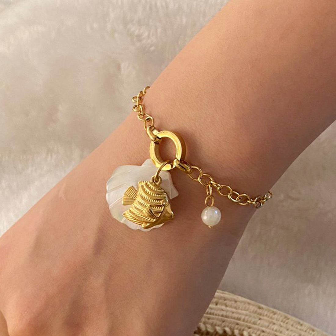 Fashion OL Stainless Steel Starfish and Turtle Bracelet with Plating Finish for Women