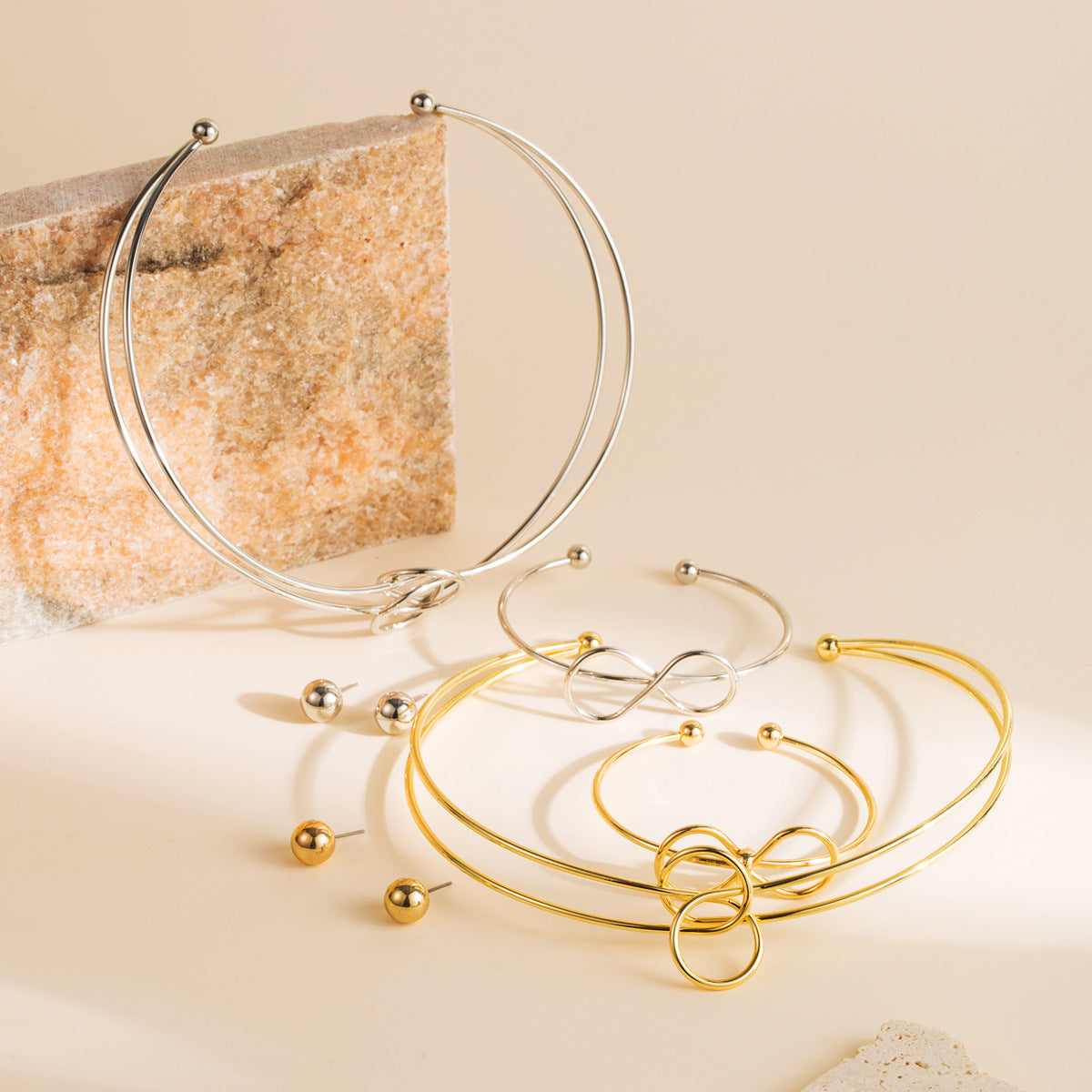 Set di collana girocollo da donna in metallo geometrico minimalista con finitura lucida