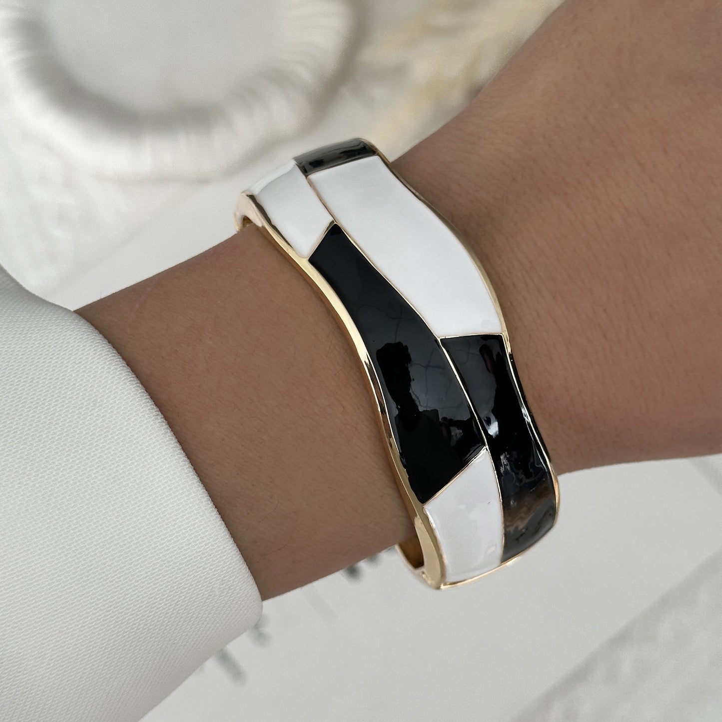 Colorful Black and White Checkered Geometric Drip Oil Plated Alloy Cuff Bracelet