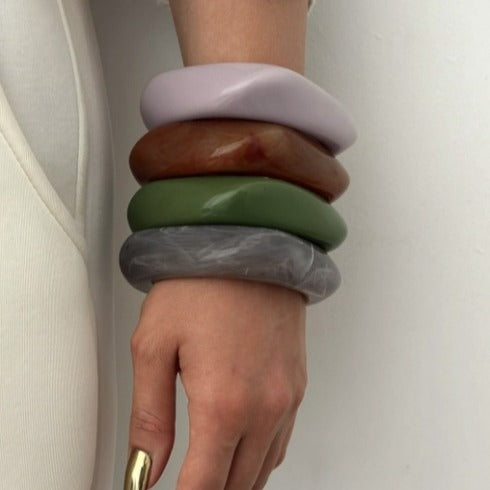 Braccialetto alla moda in acrilico traslucido geometrico irregolare