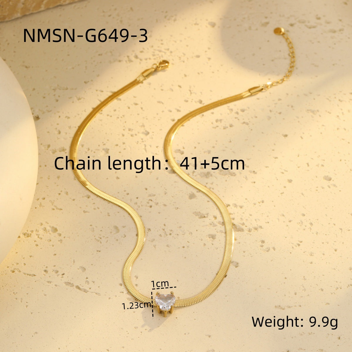 Collar Minimalista de Cadena de Serpiente de Acero Inoxidable Chapado en Oro de 18K con Corazón de Zirconia para Mujer