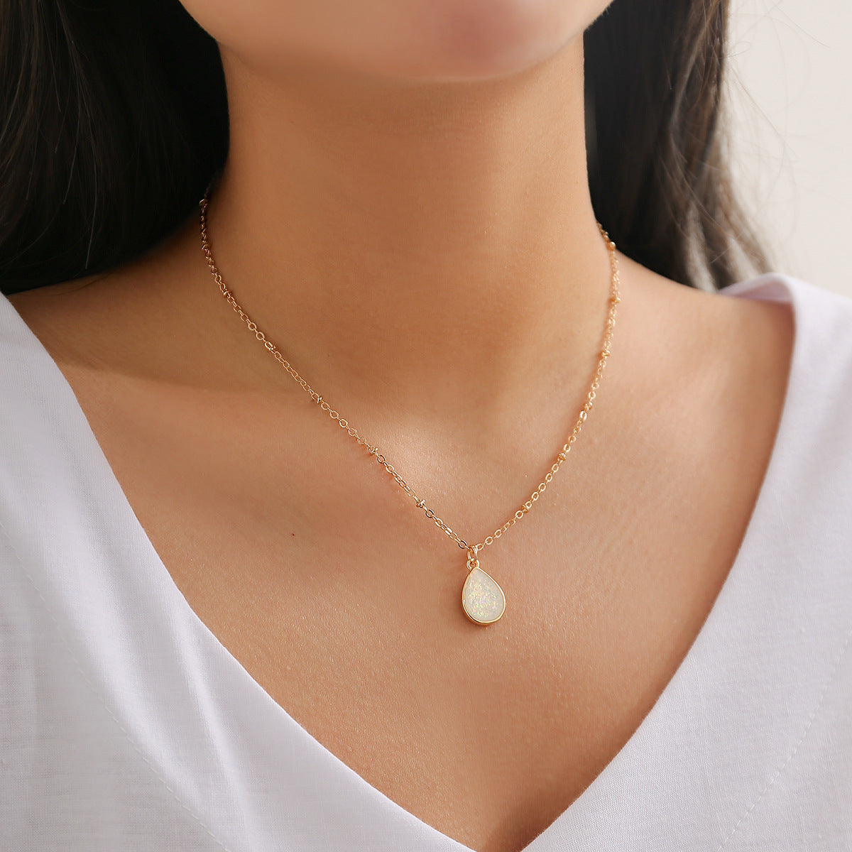 Collar con colgante de lágrima de diamantes de imitación con estilo floral rústico, cadena de cobre bañada y detalle de flecos para mujer